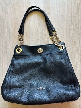 Coach 36855 Turnlock Edie Shoulder Bag Pebble Leather Large Carryall